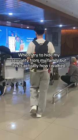 Oh hope they didn’t notice it anyway #mlm #fyp #lgbtq #funny #parati 