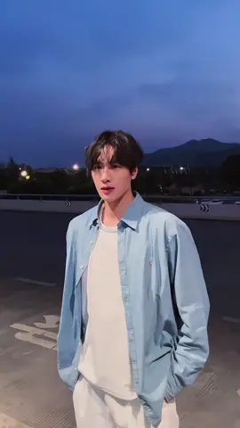 ZhanXuan so handsome  #zhanxuan #จ่านเซวียน #ผู้จีนงานดีย์🇨🇳🇨🇳 #展轩 #เพลิงรักล่มเมือง #BlazingElegance #ฟีดดดシ 