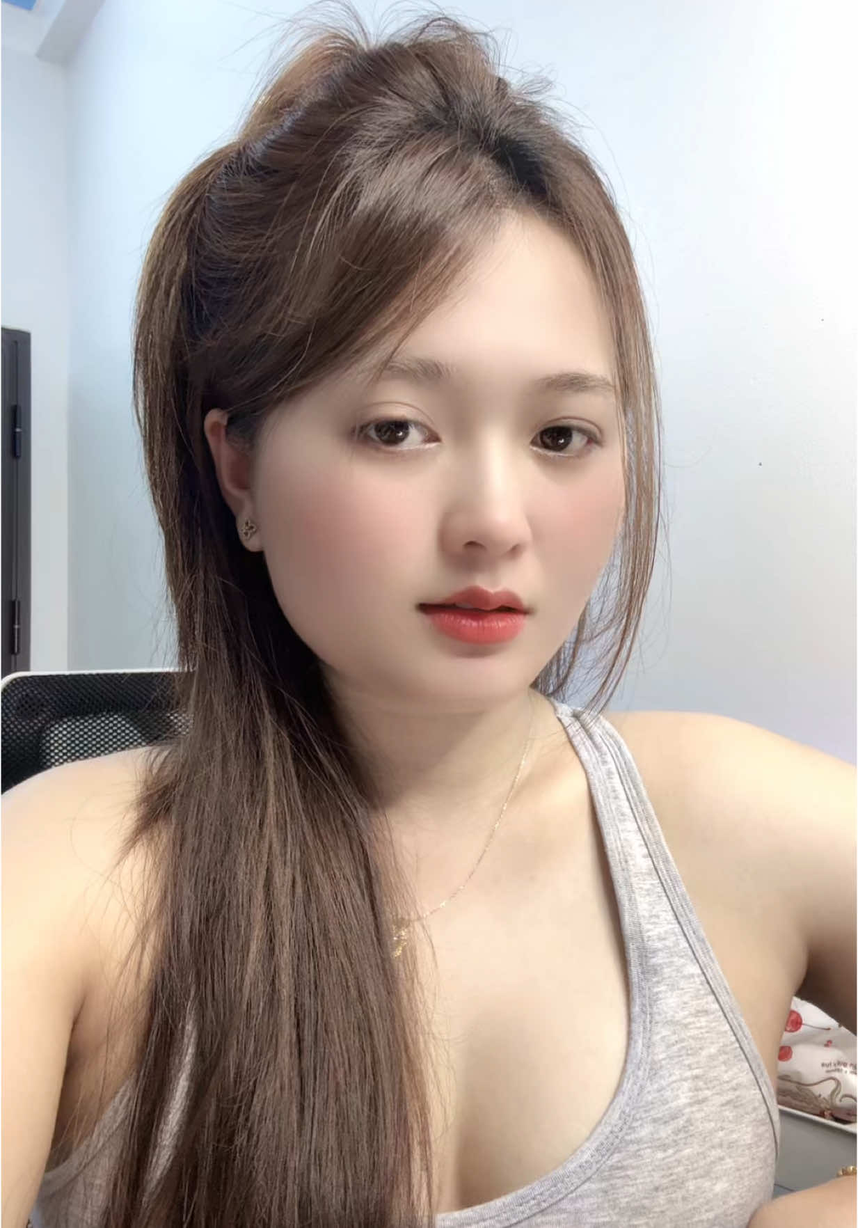 8,9x biết bài này chứ 2x làm gì biết 😝#xuhuong #viral #idolface #Mit❤️ 