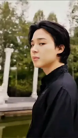 aku suka matanya nya &  senyumannya, apalagi bibir dan lehernya 🫦🥵🫠🥰 ehhh 🤭🫣#parkjimin 
