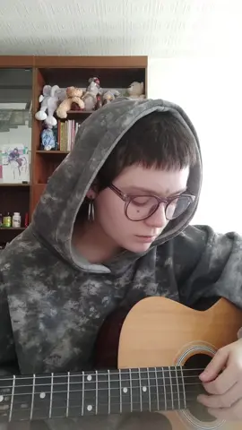 продолжаю петь свои любимые песни 🤧 #окуджава #булатокуджава #каверподгитару #кавернагитаре #кавер #рекомендации #песниэпохи #песнидлядуши 