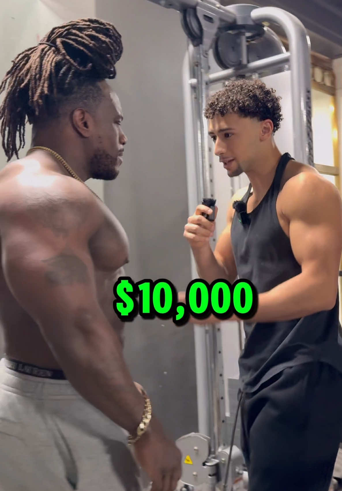 Can he do more pull-ups for $10,000💪🏽⁉️ #viral #gym #trend #challenge #fitnesschallenge #mrbeast #winmoney #win #pullup #calisthenics #pullups #bodybuilder 