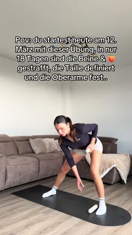 das ist eine Ubung aus dem 3-2-1 Trainingsplan für zuhause, der Plan kombiniert Krafttraining für die Beine und Pilates für den Oberkörper. Link ist in der Biografie #pilates #pilatesworkout #krafttraining #abnehmen #legsworkout #straffebeine #flacherbauch #fyy