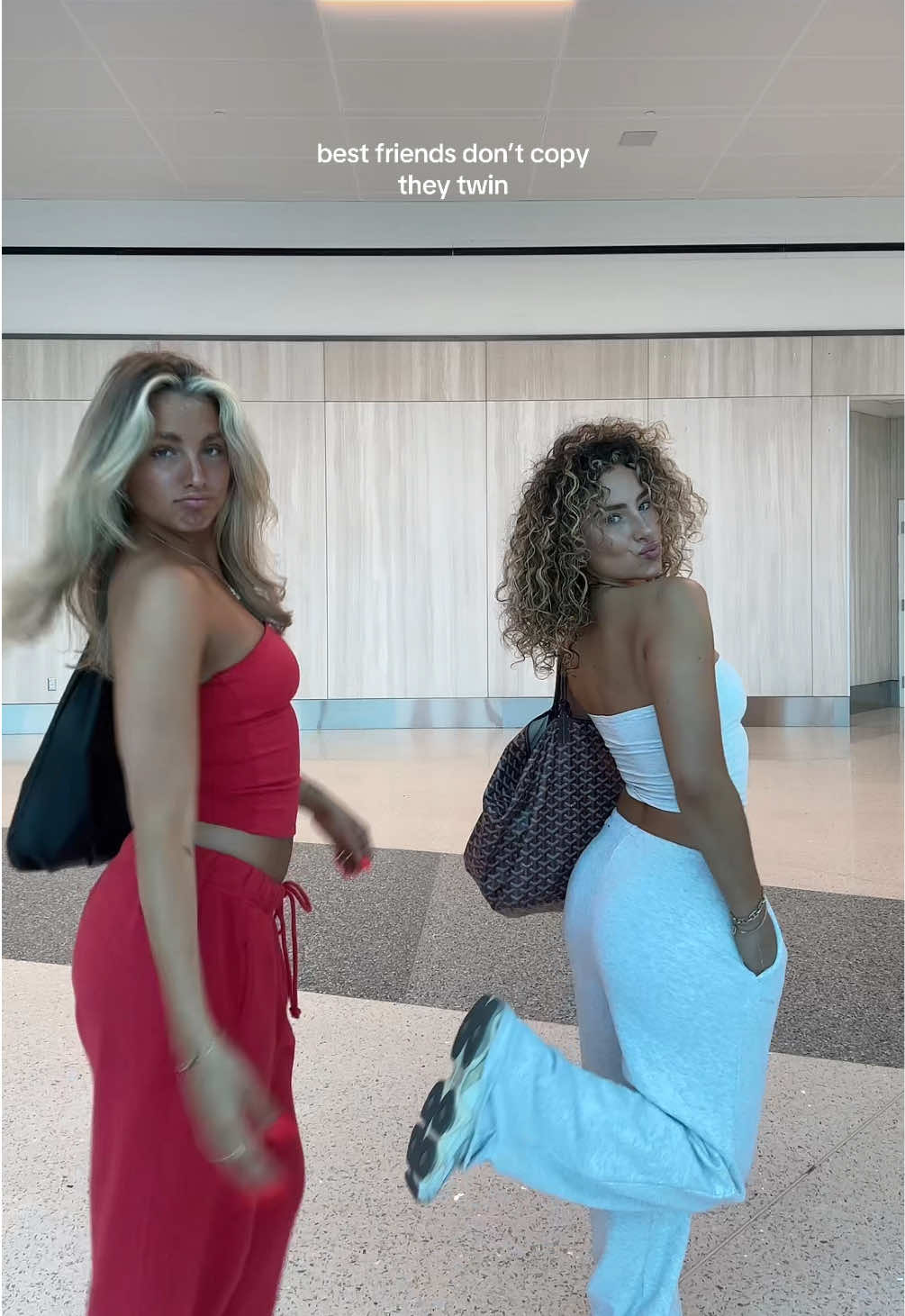 matching airport fits w your bestie>>🥰✈️ @gracie fontaine 