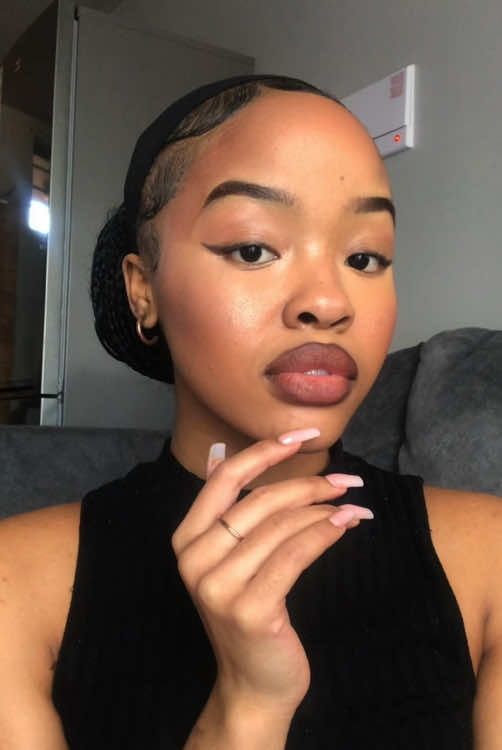 #makeup #grwmmakeup #makeuplook #foryoupage #trendingvideo #fyp 