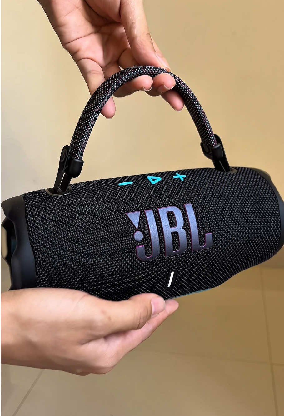 Unboxing JBL Charge 6 | Bluetooth speaker 🔊  #JBL #sound #fyp #audio ##trending #bluethooth #portablespeaker #fypシ゚viral #usa #newyork #🇺🇸 #foryoupage 