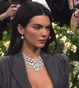 kenny met gala 2025🩶🥶#kendalljenner #foryoupagee #fyp 