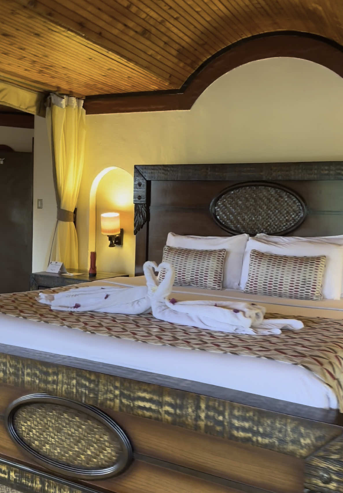 Imagine a honeymoon in the wild. Masai Mara @Sopa Lodges honeymoon cottages is a private spacious luxurious cottages perfect for honeymoon getaway as you connect with nature. Planning for a honey moon in Africa? Reach out to us and let’s plan it together with you at Unzip Africa. #unzipafrica #honeymoon #safari #masaimara 