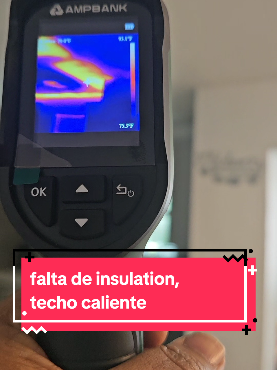 este termómetro es mucho más que un simple termómetro es un lente visor de calor para identificar filtraciones y falta de insolación en el ático o paredes