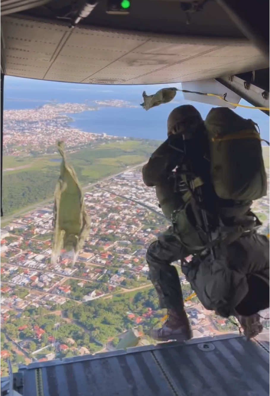 #exercitobrasileiro🇧🇷 #pqd💀🇧🇷 #brigadaparaquedista #pqd #robertolivera 