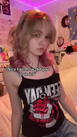 You can tell by the little pieces flying off my bangs💀#heatdamage #deadhair #hairstraightener #hairstyle #relatable #real #luvvz4lily #fypシ゚viral #fyp #foryoupage #alttiktok 