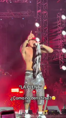 @BEÉLE “LA PLENA”🦍🔥  Otro nivel en vivo y sus bailes😍  #beele #concierto #puntacana #foryoupage #fyp #laplena 