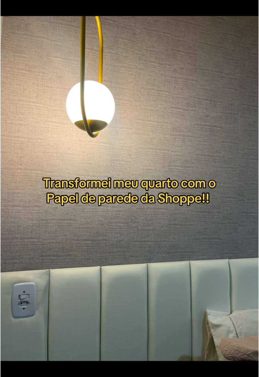 Transformei meu quarto com papel de parede da Shoppe!! E o melhor, gastando pouco! 😍 #papeldeparede #papeldeparedeshopee #comoaplicarpapeldeparede #papeldeparedelinho #shoppe #achadosshopee #comprinhasshopee #reformaquartocasal #quartocasal #decoracaoquartocasal #cabeceiraestofada 