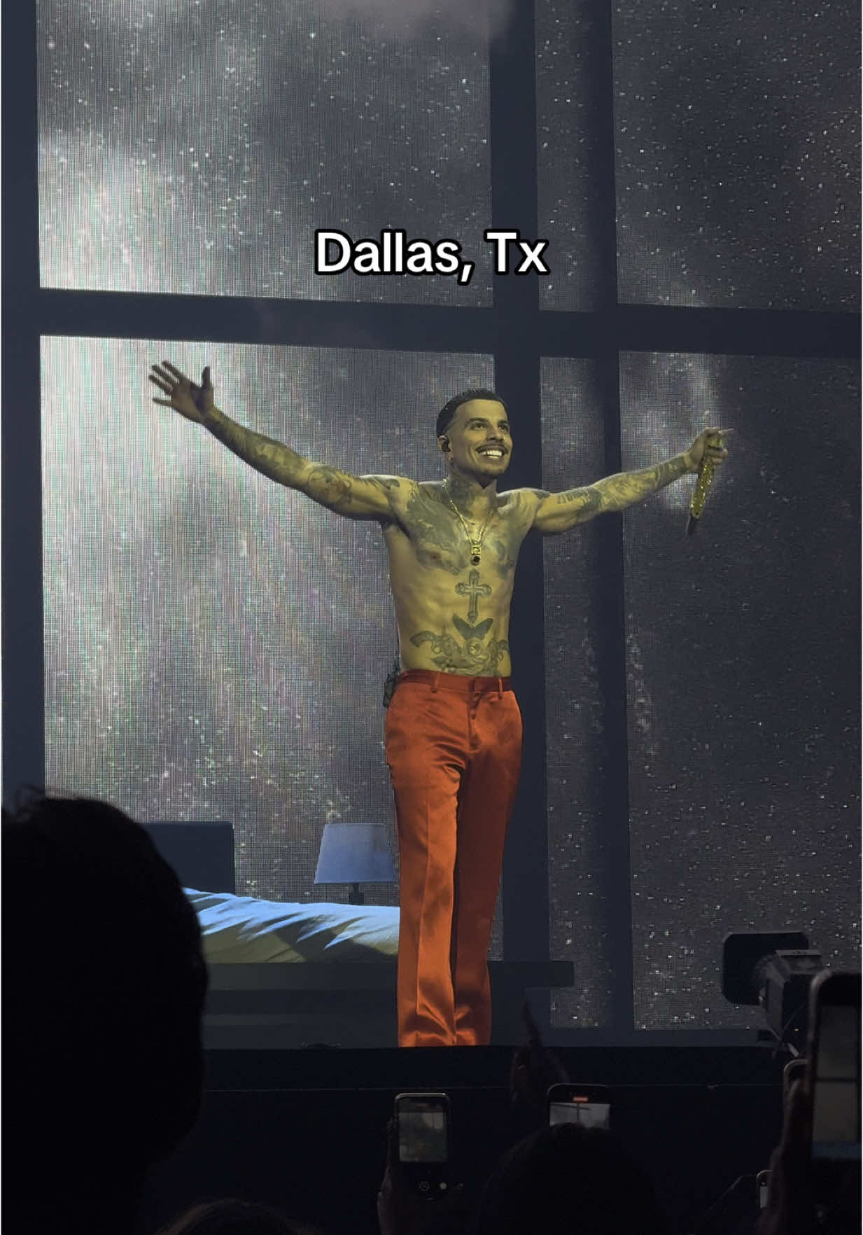 It’s been 3 days & I can’t get over my view omg #cosanuestratour #rauwalejandro #fyp #americanairlinescenter #rauwalejandroworldtour #viplounge @rauwalejandro 