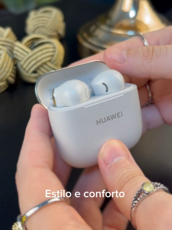 Conheça os HUAWEI FreeBuds SE 3: leveza, durabilidade e som! Ideal para quem busca praticidade no dia a dia. 🎧⚡ Toque duplo pra pausar, 42h de bateria e resistente até à chuva! 🌧️✨