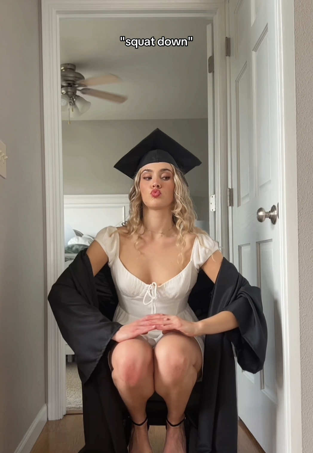 graduation photoshoot ideas!🎓✨ #graduation #poseideas #classof2025 #posesforgirls #graduate #inspiration #pictures #graduated #poses #try #graduationday #photography #pose #graduationphotoshoot #happygraduation #photomagic #congratulations #aesthetic #instagram #photo #girl #photoshoot #posetothis #girls #foryou #fyp 