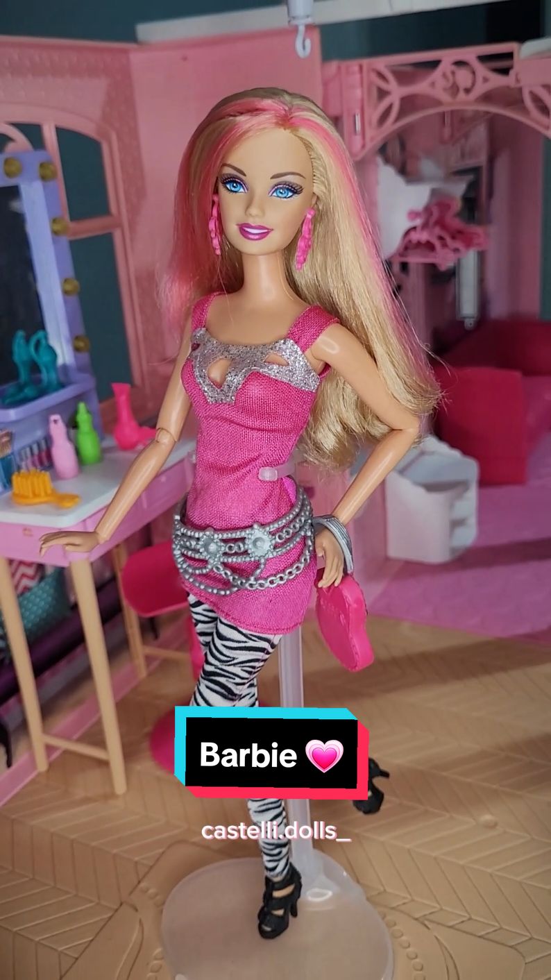 💗💗💗 #barbie #barbiefashionistas #barbie2010 #barbiegirl 