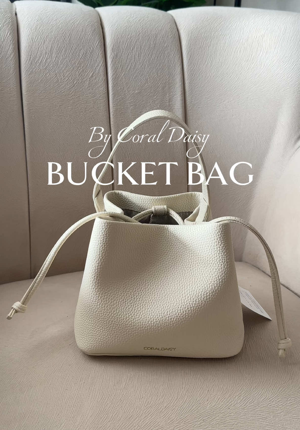 Plis ini tuh bahannya tebel bgt😭✨@CORALDAISY #bucketbag #slingbag #tasmurah 