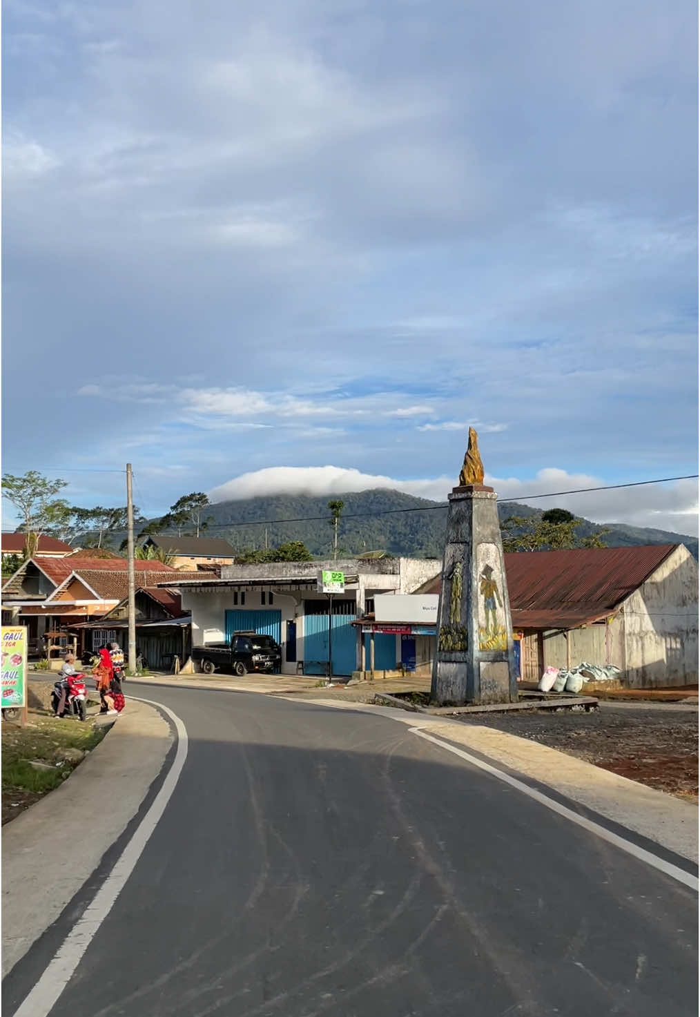 Setiap tempat punya kenangan, dan setiap kenangan ada tempatnya #fyp #foryoupage #lampung #bandarlampung #lambar #kebun #lampungbarat#lampungpride #lampungtiktok #kebuntebu #gedungsurian #waytenong_lambar #sekincau_lampung_barat #sumberjaya #puncak #jalanjalan #healling #