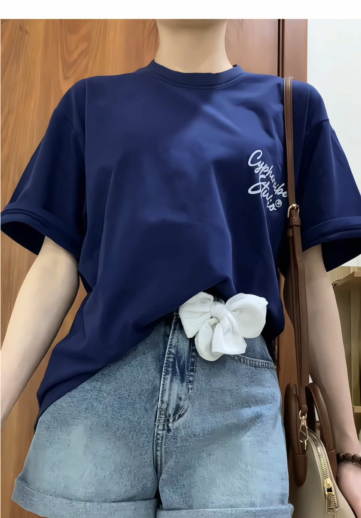 Chánh cung trong tủ đồ cụa tớ #cypherstudio #aothunformrong #aoinhinhsaulung #aothuncotton #aothunbasic #aothunxinh 