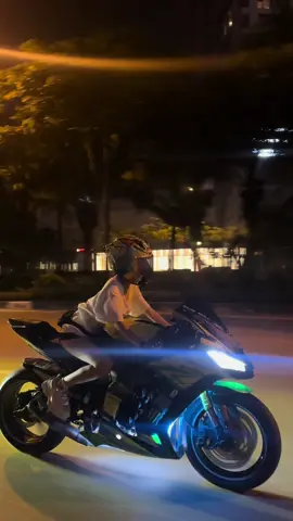Có ai luỵ tôi chạy zx10r khumm ? #xuhuong #milkdipkl #zx10r #bikergirls #milkcuaanh #motorcycle 