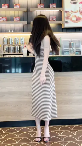 Màu này siêu trắng da 😍 #QuỳnhAnh #Jolie #váy_maxi #váybody 