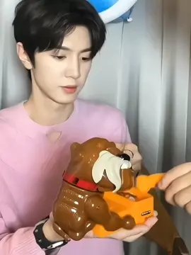 jajajajajajaja Como me hace reír Chen Zheyuan #chenzheyuan #chenzheyuan陈哲远 #chenzheyuan👑 #funny #fyp #humor #cdrama #chinenseboy #hiddenlove #mrbad 