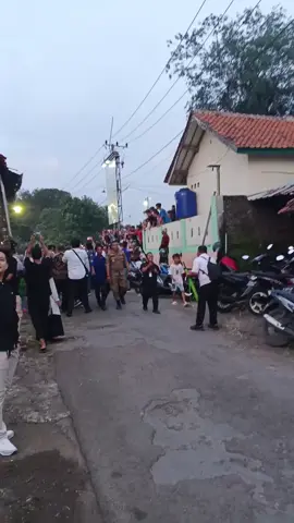 Bapa mungkin gk kenal ke saya, Tapi saya adalah salah satu pendukung berat bapa 🙏 Saya bangga jadi warga jabar pa, cuma bapa yg skrg saya tunggu aksi2 di setiap hari .. biar kata orang pecintraan dll .. gpp pkoknya saya jatuh hati ke bapa  , karena Bapa pemimpin yg sebenarnya pemimpin .. peduli ke rakyat, peduli ke lingkungan ..  sehat terus pa 🤲 panjang umur ya 🤲 doa kami untuk bapa selalu menyertai 🤲🤲 agendakan juga kelinggajati cilimus pa  🙏 #kdm  #kdmkecirebon  #kangdedimulyadi #kdmchannel  #kdmkecipinangbeber #cipinang #beber  #cirebon #bapaiang #bapaainkkdm 
