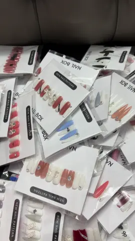 Nail box 100k/5bộ