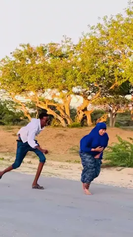war isiiya xarfaanteyda😂😂🦵🏃‍♀️‍➡️👋🌏#goatkadhirirka🕶💯💟 #ninkasomliugudher✅🦁🇸🇴 #somalitiktok2025🇸🇴🇸🇴🇸🇴🌍 #ciyalxamar🇸🇴🌹🌹❤❤🔐🔐💘 #😂😂😂😁😭 