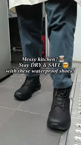 No More Wet Socks – These Shoes Are Waterproof! ☔#workshoes#workout#viral#Chef#rainday#Anti-slip#menshoes