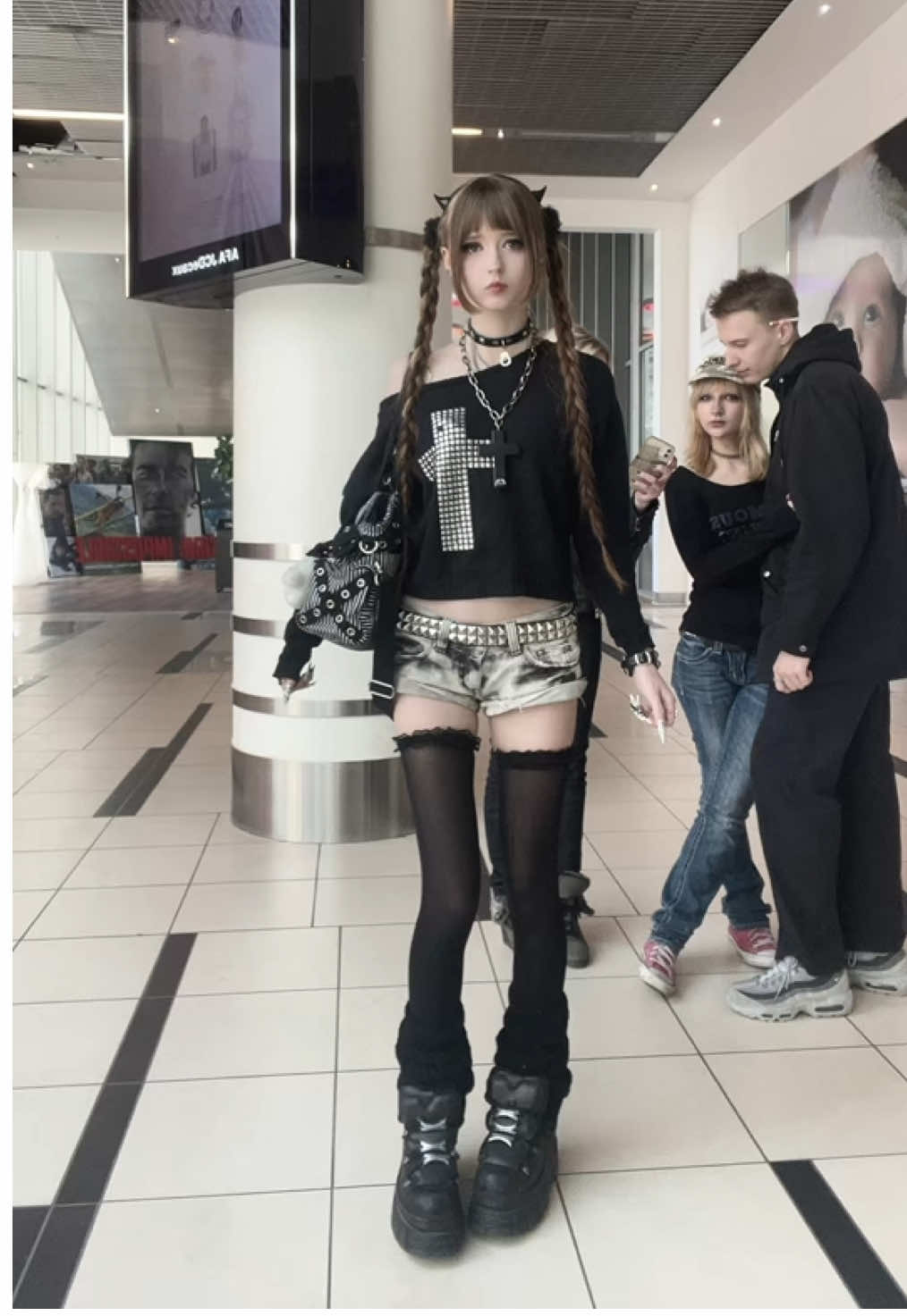 My hair is so ugly today but whatever #おすすめ #08 #v系 #jpunk #fashion #fyp #かわいい #visualkei #ロリータ #lolita #punk #jrock #OOTD #jfashion #foryou #ロリータファッション #ゴスロリ#バンギャ#y2k #alt #alternative #gyaru #ギャル #ロック#パンク #ロックギャル 