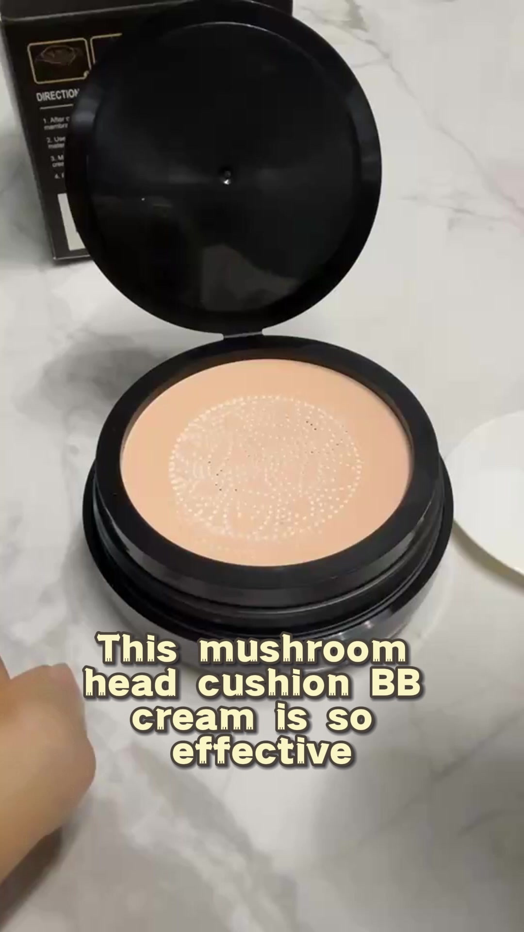 This mushroom head cushion BB cream is so effective! Its concealer effect is very good, and it will not take off makeup easily for a long time. Its waterproof and sweat proof effect is also great, effectively brightening the skin color, making the skin more moist and transparent. Suitable for various occasions. Whether it's shopping, dating, or dining out, they can make it easy for you to cope