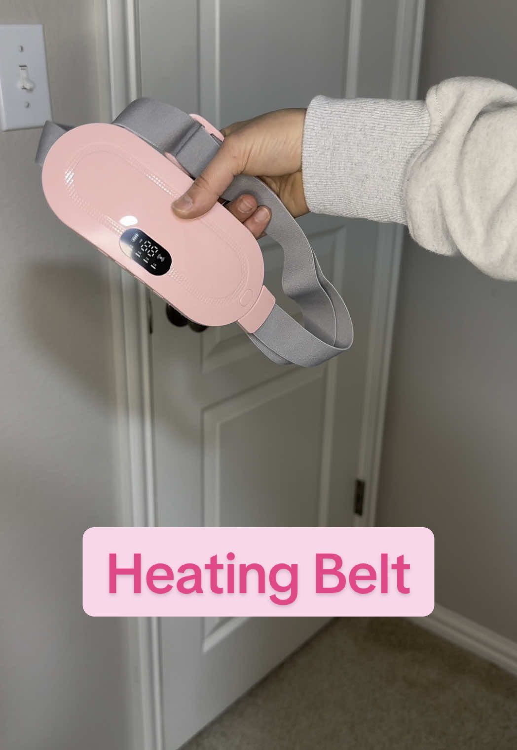 These are so easy to take with you and are rechargeable! #heatingpad #heatingbelt #menstrualbelt #periodcramps 