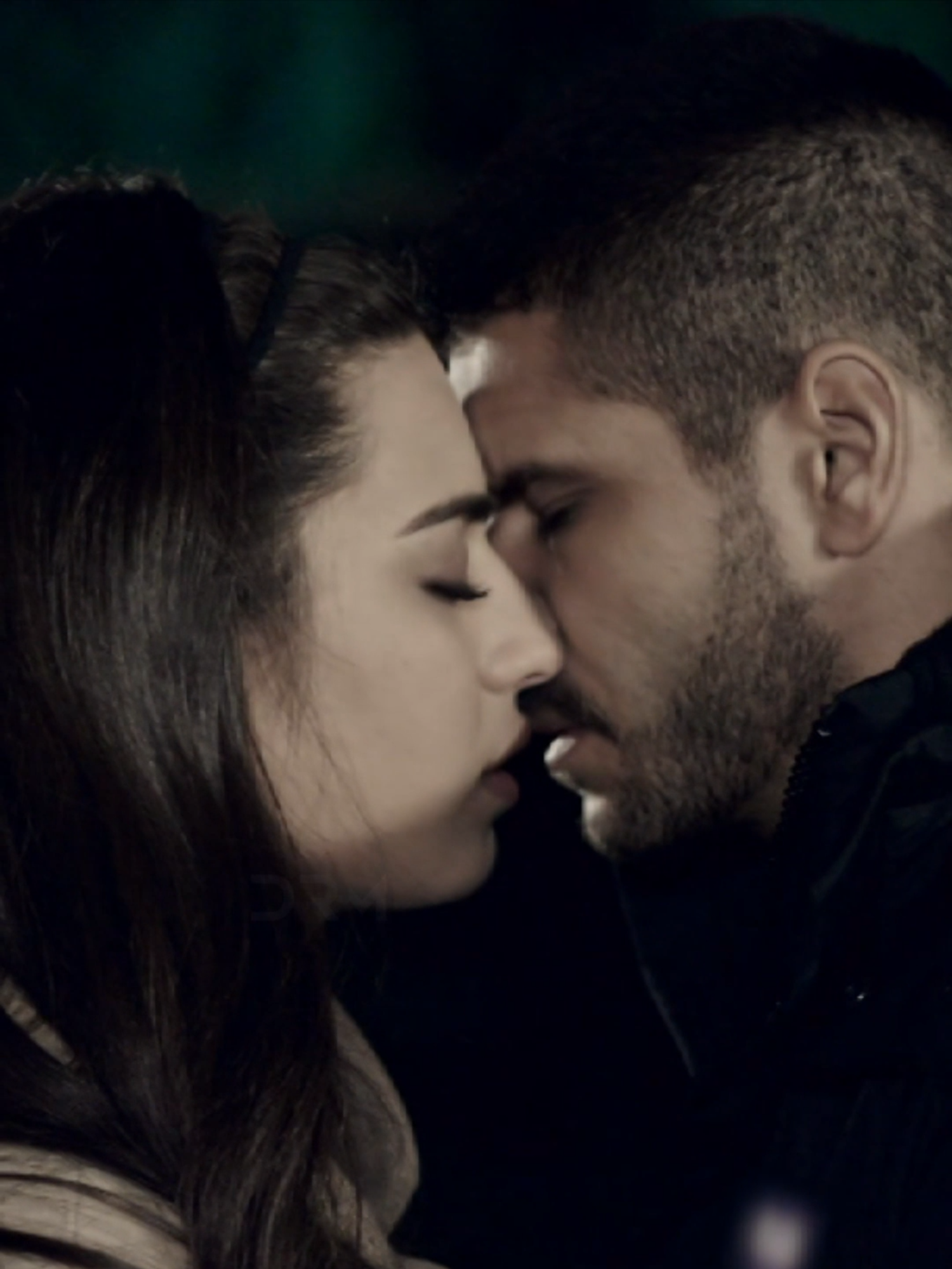 Tonight, My Heart Belongs to My Husband😍💖#dilbar #mohabbateksaza #kançiçekleri #dilbaredit #kançiçekleridizi #drmdrama #whattowatch #WhereToEat #turkishdrama #pakistanidrama #SehriKiTayyari #tiktokexperience #TikTokKeKhanay #dramaclips #EasyIftarRecipes #fyp