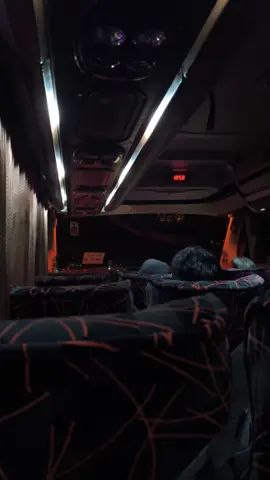bisa sabenerna naik jurusan lain Nu lewat Padalarang, mahal saeutik tapi nyaman mah oke #primajasa #primajasabus 