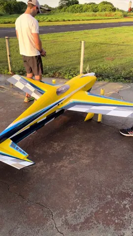 Pronto para o vôo #aeromodelismo #aeromodelo #brasil #aeromodelos #acrobatics #aviation #aviaodecontrole #fly 