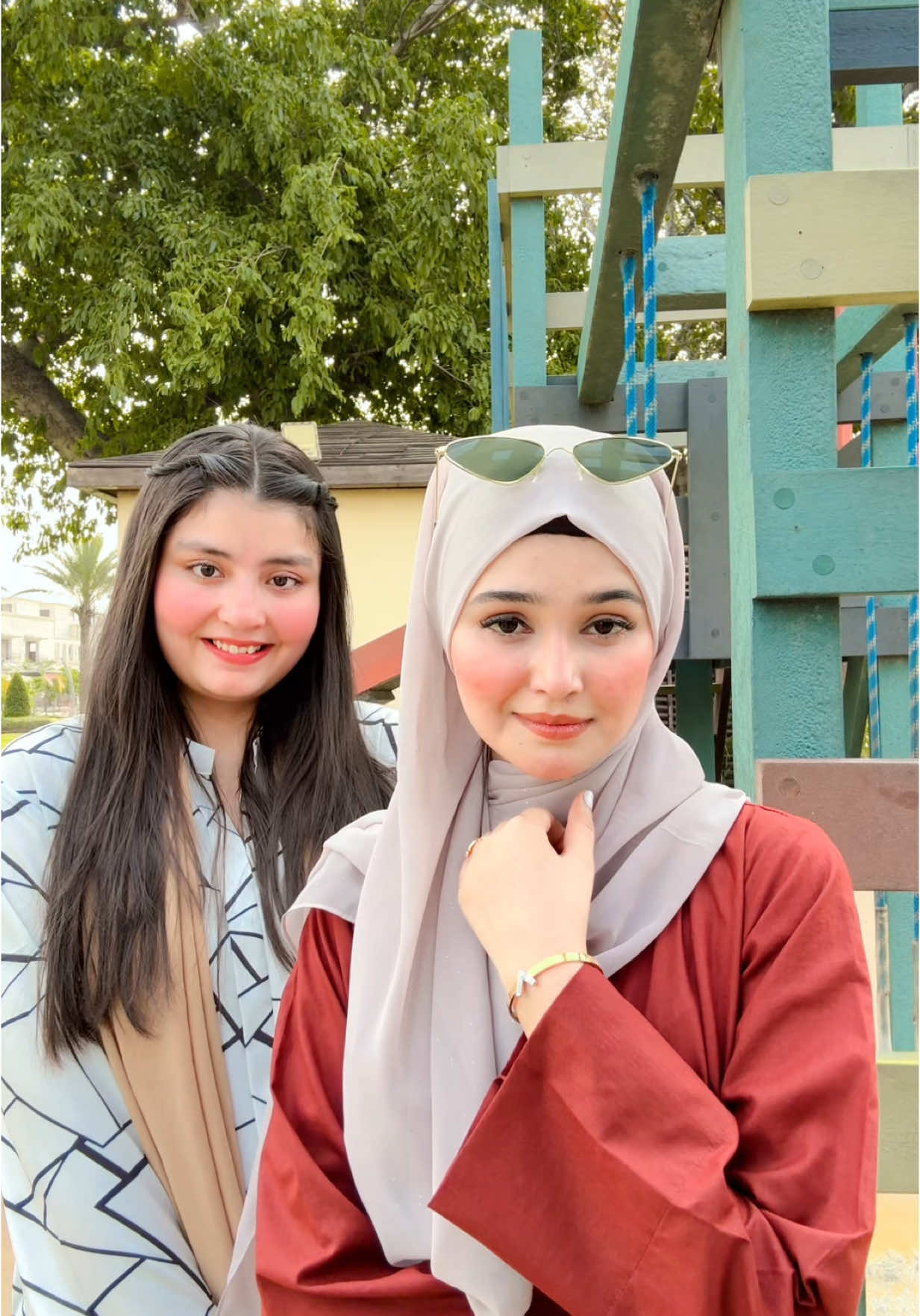 Bestie 🎀🫶🏻 #eman #emanshehzadi #hijabigirl #muslimgirl #bestie #foruyou 