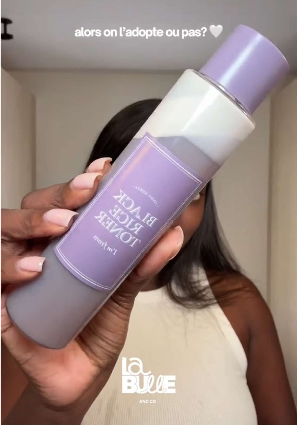 CRASH TEST SERIES : Ep.2 on teste le nouveau Black Rice Toner @imfrom 🌾🤍 son objectif : booster l’éclat + diminuer l’excès de sébum et les pores dilatés  côté texture : il est bi-phasé et un peu plus léger que le Rice Toner original  mon avis perso : il est encore trop tôt pour constater son effet sur l’excès de sébum mais niveau hydratation c’est un sans faute!  #ricetoner #imfrom #koreanskincare 