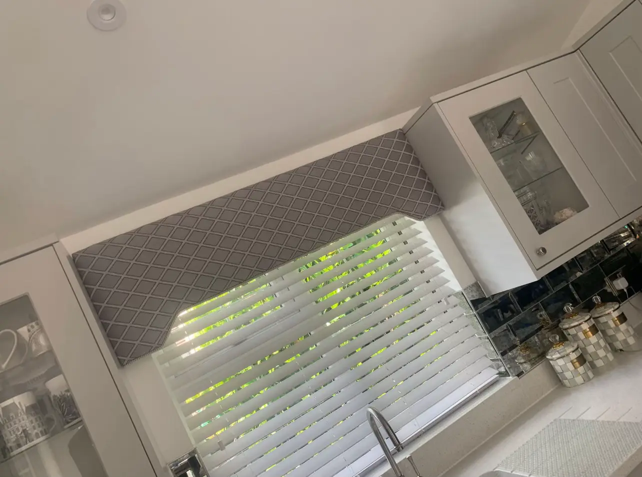 An order sent to Kent a couple of weeks ago…now finally up in their lovely home #pelmets #windowdressing #ropetrim #lattice #grey #silver #droppededge #homeinspo #pelmetideas #ropetrim #glamhome #glamhomedecor #homeinterior #everywindow #homedesign #nationwidedelivery #amandajanespelmets @PrettyFlorals 