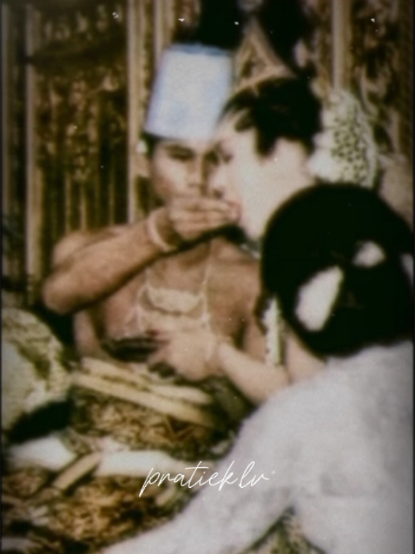 Akhirnyaaa kesampean liatt ijab qabul bapakk, POnya setahun bgt nii?!😭💗 ©®Arsip Nasional RI @Titiek Soeharto  #titieksoeharto #prabowosubianto #prabowotitiek #ibutitiekibunegara2024 #prabowopresiden2024 
