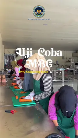 Uji coba makan bergizi gratis! Program ini jadi langkah awal menuju pemerataan gizi untuk semua. Dukung terus gerakan makan bergizi gratis! #MakanBergiziGratis #SPPGKalipucangKulon #JeparaSehat #MBG #SPPG #GenerasiEmas2045