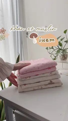 fan cứng khăn xô muslin #iuemshop từ khăn tắm đến khăn sữa 😆 hàng chất lượng ko có gì để chê, các mom thử m đi là mê luôn 🥰 #Mia🍼Family #mevabe #mebimsua #mẹvàbé #embedangyeu #beyeu #khanxomuslin #muslin #khansuachobe #khantamchobe 