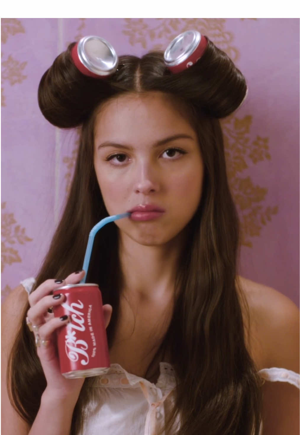 coca-cola bottles 🤝 hair curlers #HaveACokeDay #OliviaRodrigo #GUTS #aab 