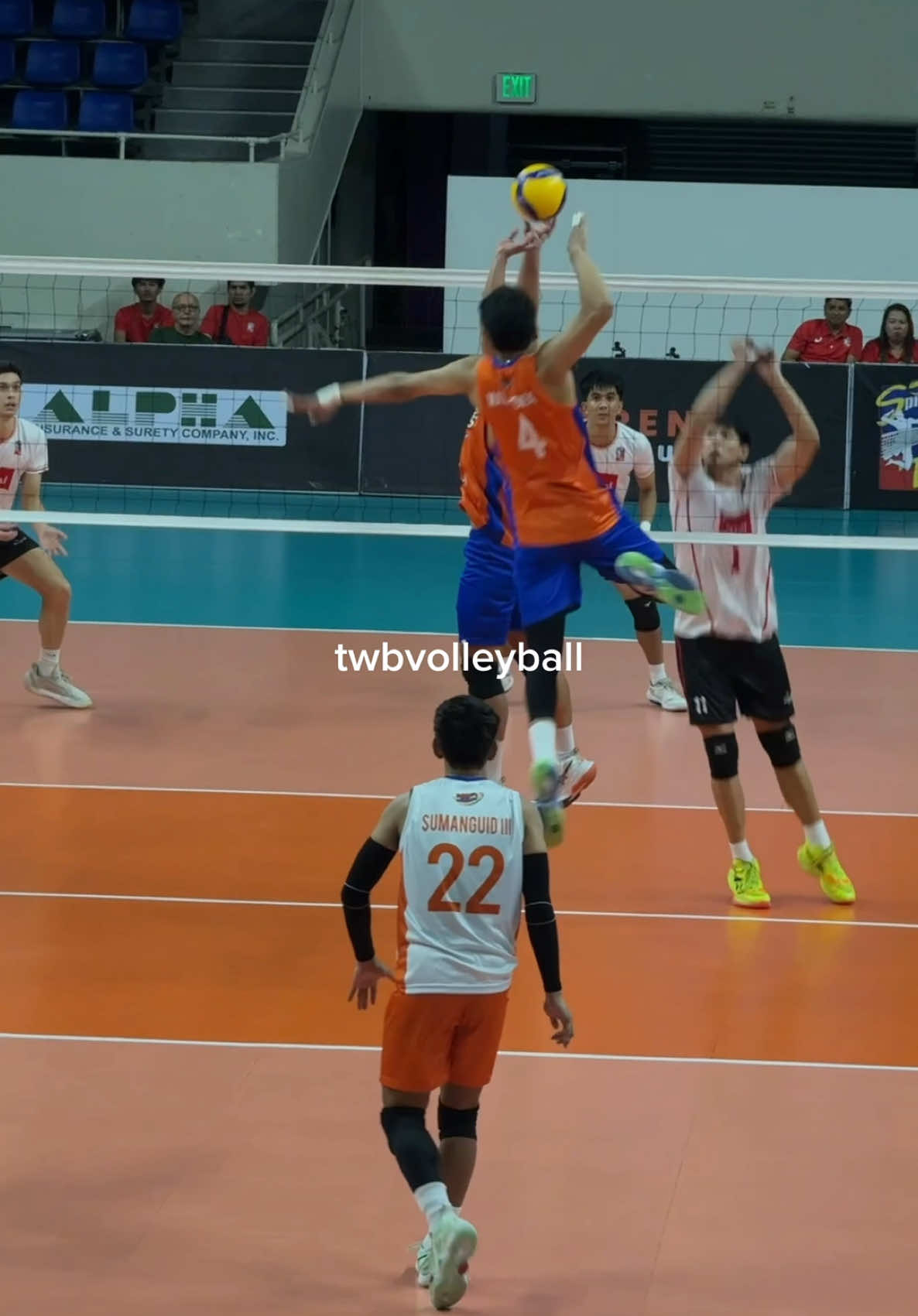 Kim Malabunga quick attack  #fyp #foryou #foryoupage #viral #volleyball #mensvolleyball #cignal #crisscross #spikersturf #creatorsearchinsights @ᴋɪᴍ @Ish Polvorosa  