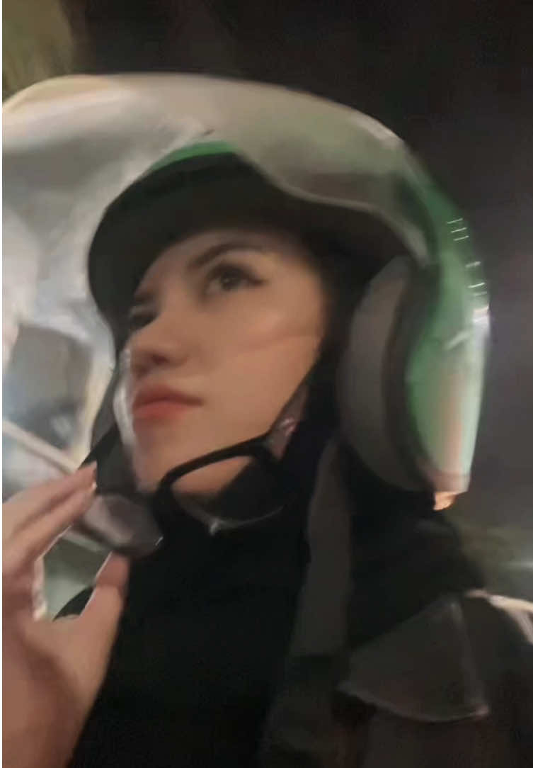 bulannya cantik!