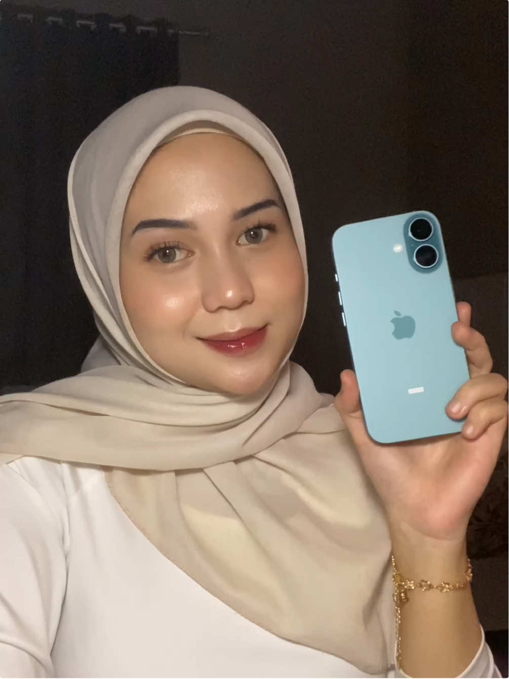 masyaAllah, hasil keringet sendirii yg super gedebak gedebuk ini hahaha btw skrg kalo asal ngucap harus hati hati soalnya suka ke kabul, cepet lagi🥹🫶🏻 semoga makin semangat lagi cari cuannya ya lidyaa biar cpt balik modal😆 #iphone16 #iphone #teal #masyaAllah #allahummabaarik 