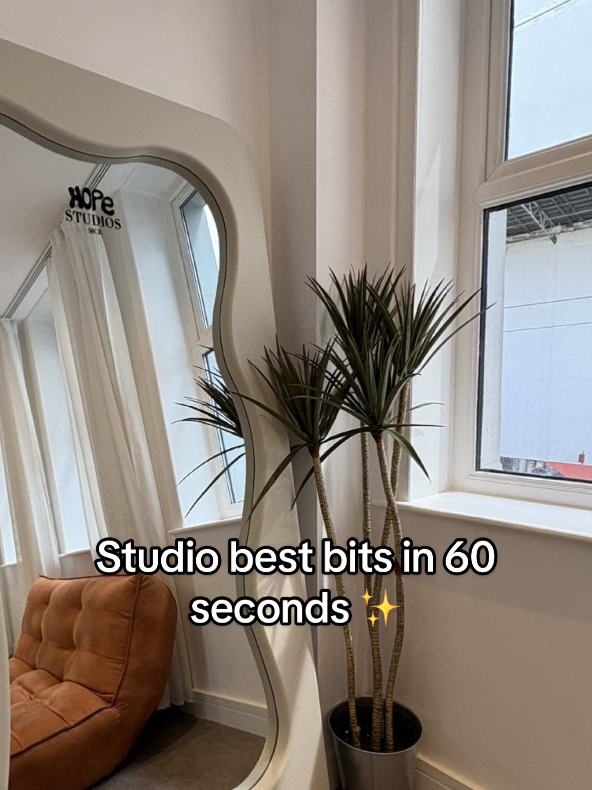 Book in via our website or DM us for any questions 🩷#manchestercreatives #studiohire #manchesterphotography #manchestercontentstudio #manchesterstudio #manchester #citycentre 
