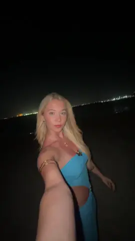 Where you areeeee #foryoupagе #blondehair #blue #dresses #dubai #beach 