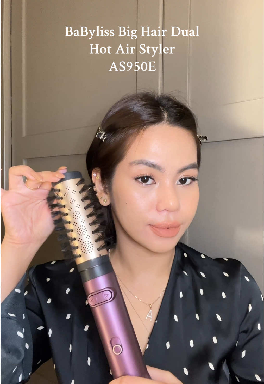 playing with my old toy! the OG @babyliss @Babyliss Indonesia my very first automatic blow dryer and will always be my favorite🥰❤️ a lil bit tricky but once u get the “click” u will love it foreverr🔥 #blowdrytutorial #blowoututorial #hairtok #babyliss #babylisspro 